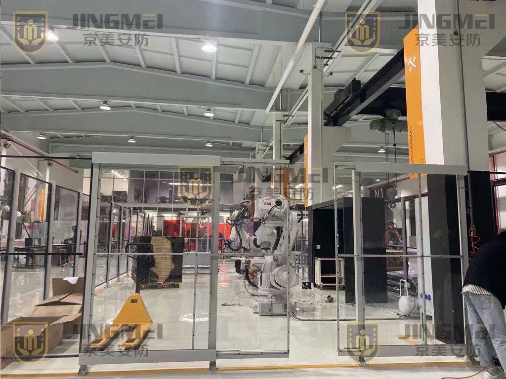 เสาเหล็กและตาข่ายเหล็ก