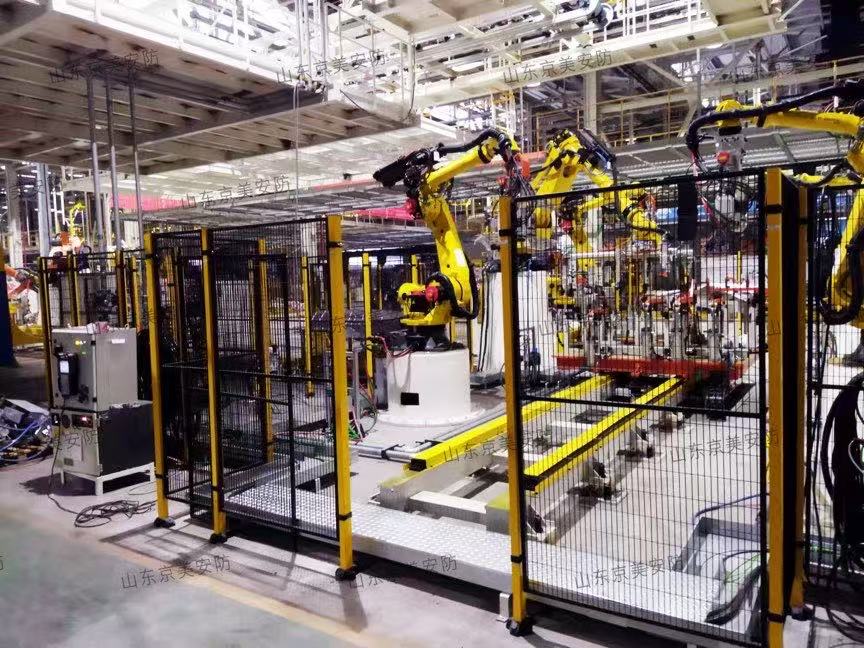 เสาเหล็กและตาข่ายเหล็ก