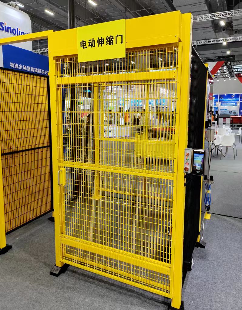 Cổng kính thiên văn điện mở đôi