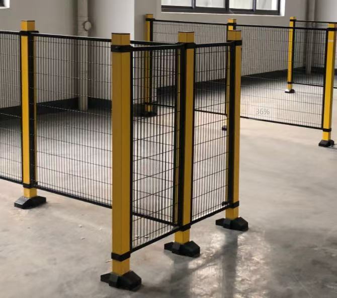 Production workshop isolation fence