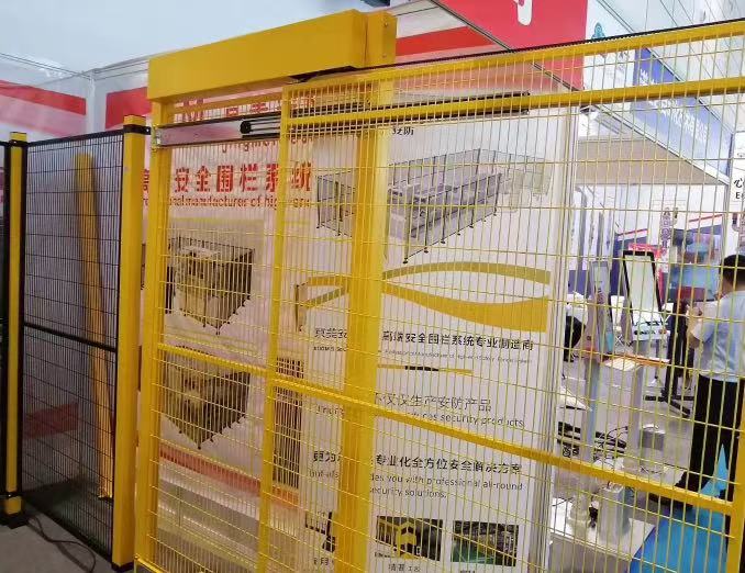 Cổng kính thiên văn đơn mở 1,2m