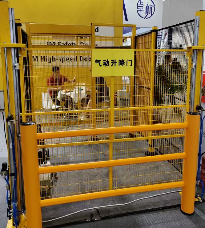 2,2 m pneumatyczne drzwi do podnoszenia