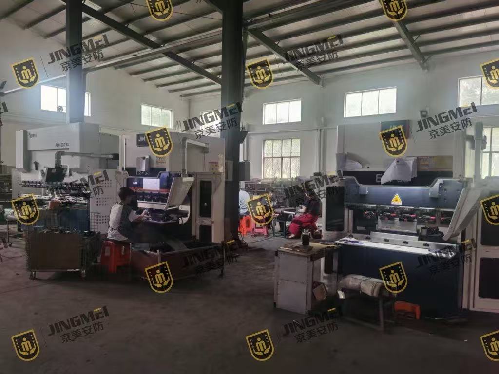 Гибочный станок с ЧПУ Гибочный станок с ЧПУ