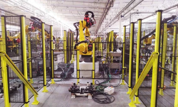 Applications of Machine Guarding Fences in Robot Workstations